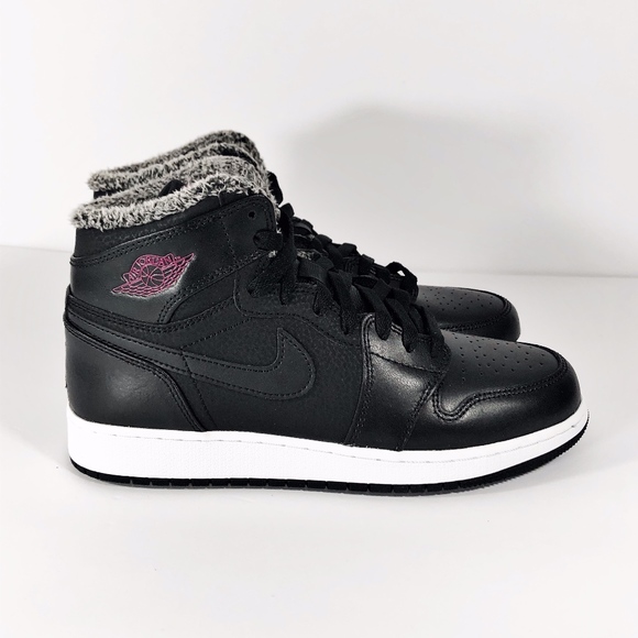 Jordan Shoes - NEW Jordan 1 Retro High Fleece Black Pink